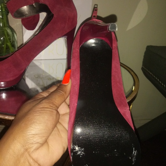 High Heels - Picture 4 of 5